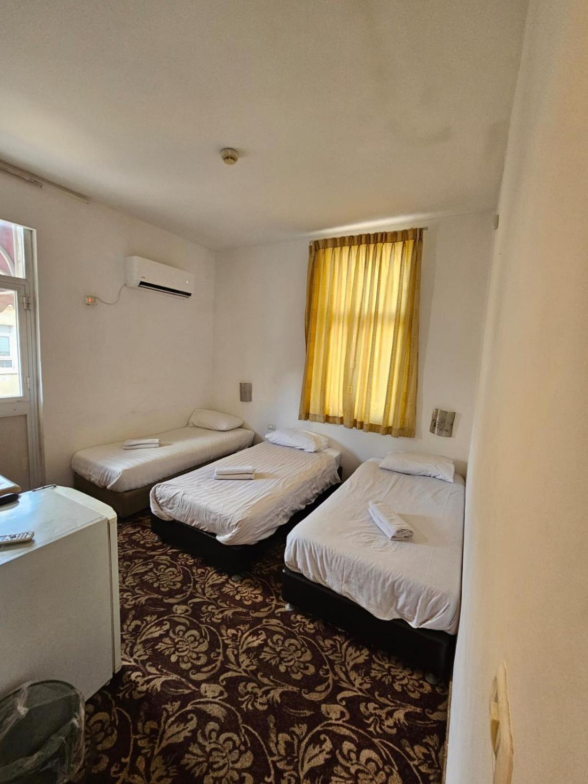 Zion Hotel 2*