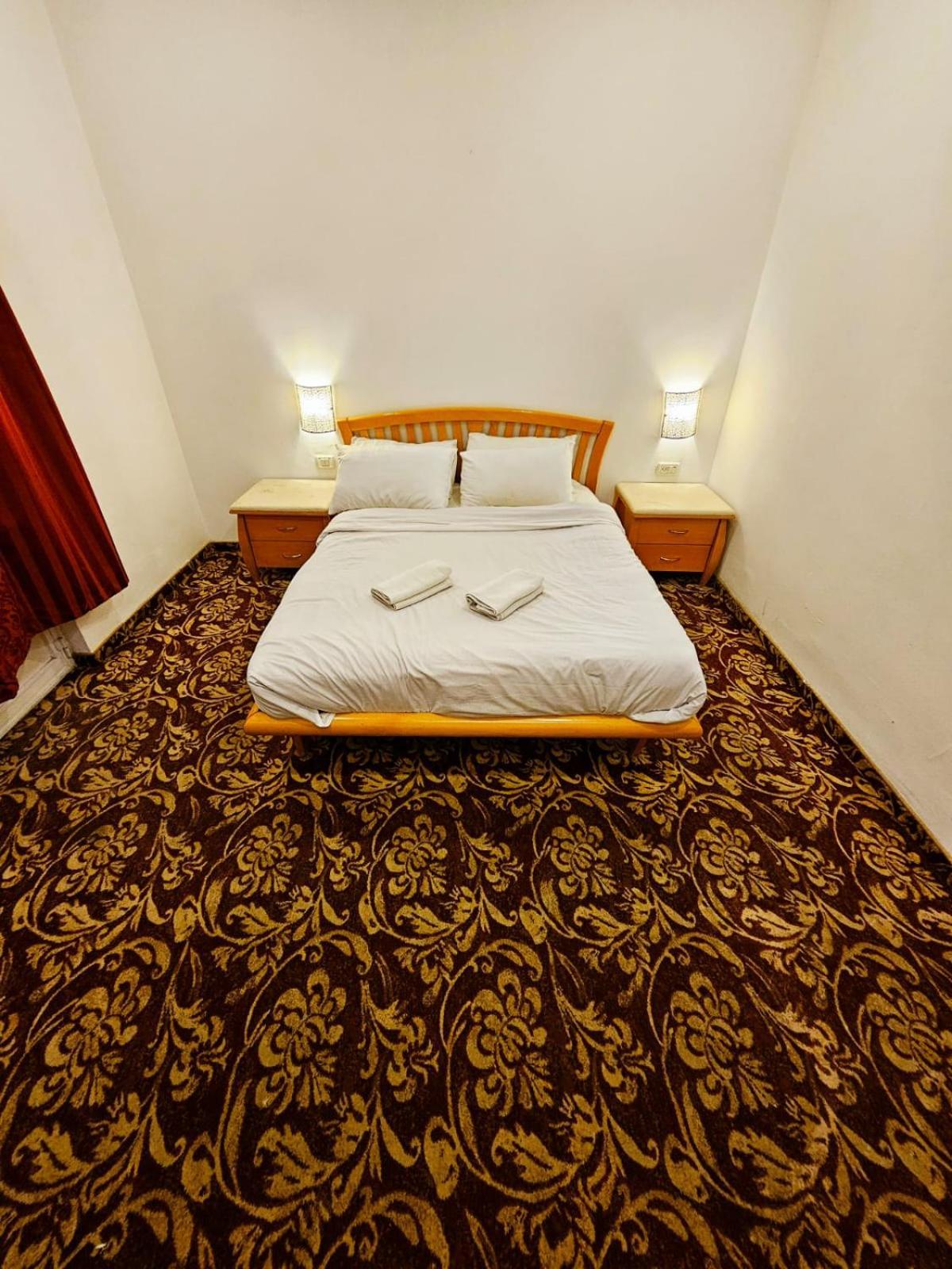 Zion Hotel 2*